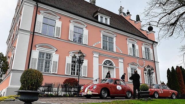 Vor dem Oldtimer- und Fahrzeug-Museum in Engen: Hier sollen die Teilnehmer der Rallye &bdquo;Hegau Historic&ldquo; am 10. April an den ...