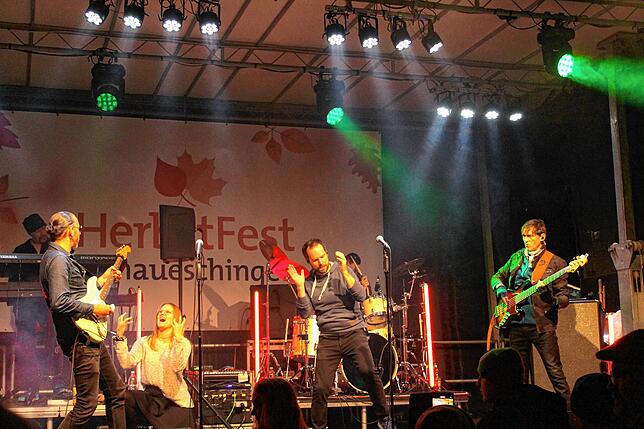 Bild 32: So kunterbunt und klangvoll ist das 50. Herbstfest
