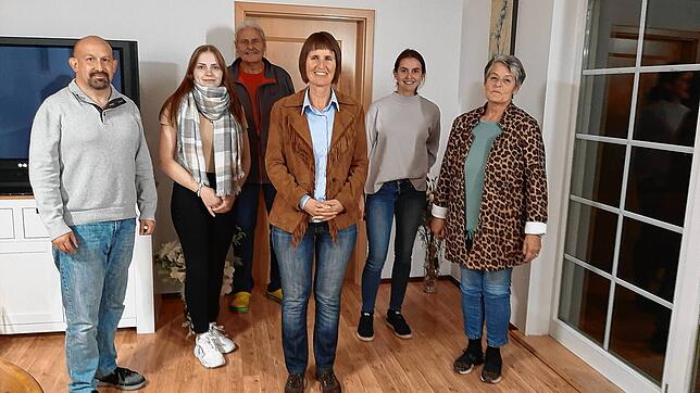 Der neu gewählte Vorstand des SPD-Ortsvereins (v.l.): Sasa Hustic (Vorsitzender), Isabell Hingel (Beisitzerin), Bernd Uphaus ...
