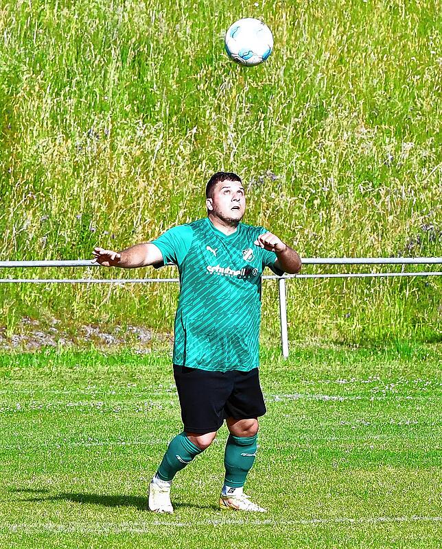 Blick nach oben? Ein Wechsel zurück zum FSV Rheinfelden in die Landesliga sei im Moment völlig offen, sagt Antonio Fischer vom FC Zell. ...