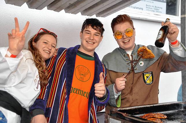Bild 6: Fasnachtstreiben am &bdquo;Schmutzigen&ldquo; in Weilheim