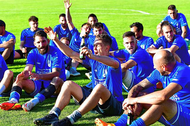 Bild 45: Weitere Impressionen vom 3:2-Sieg des FC Erzingen zum Landesliga-Aufstieg gegen den FC Emmendingen