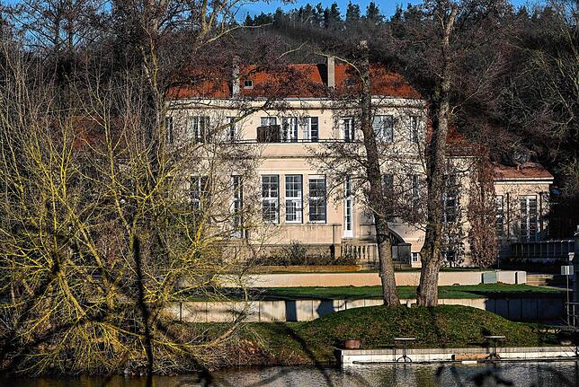 Blick auf ein Gästehaus in Potsdam, in dem AfD-Politiker nach einem Bericht des Medienhauses Correctiv im November an einem Treffen ...