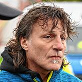 „Ich stehe zum Frieden und hänge keine Tauben verkehrt herum auf“, sagt Querdenker Gerry Mayr.