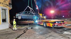Nach einem Zusammenstoß in der Ortsdurchfahrt von Sipplingen war die Feuerwehr im Einsatz.