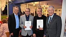 Peter Engesser (Zweiter von links) und Dieter Petrolli (Zweiter von rechts) werden für ihre besonderen Verdienste um die CDU von ...