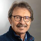 „Im Fußball wären diese Aussagen der Sparkasse eine klassische Blutgrätsche und verdienen die rote Karte“, sagt Norbert Lumbe (SPD).