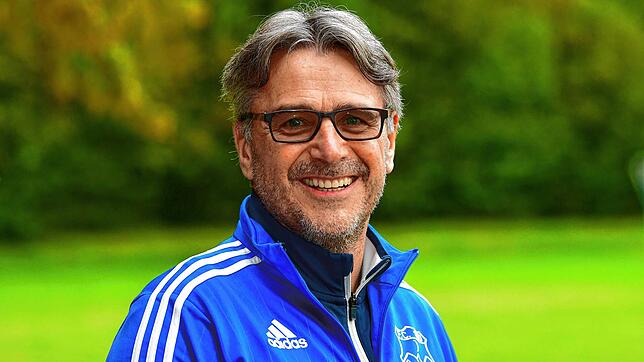 Weiter geht‘s: Trainer Michael Ebner (61) geht beim Kreisligisten FC Dettighofen (B-4) mit seinem Team in die Saison 2024/25.