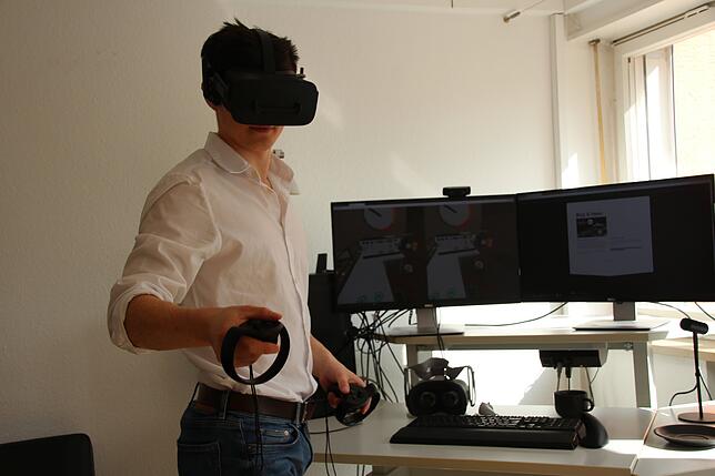 Bei der Steuerung des Spiels kommen die Controller zum Einsatz, die Hale in den Händen hält. Nur wer die richtigen Bewegungen in einer ...