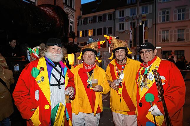 Bild 41: Fasnacht 2025 in Konstanz: So erlebt der Stephansplatz das flammende Spektakel