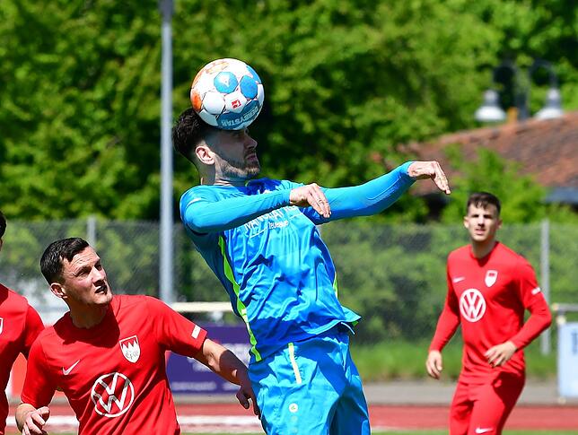 17 Saisontore: Dawid Armanowski &ndash; hier beim 1:4 seiner Elf beim FC Tiengen 08 &ndash; traf beim 4:2 gegen den FV Lörrach-Brombach ...