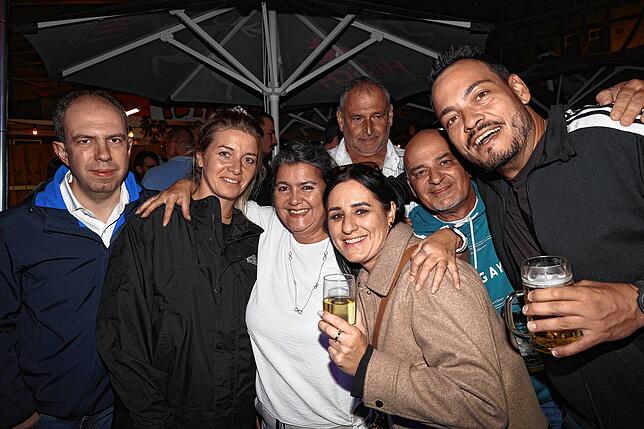 Bild 6: Wollmatinger Dorffest 2025: Wilde Engel bringen Stimmung und Partyfeeling pur