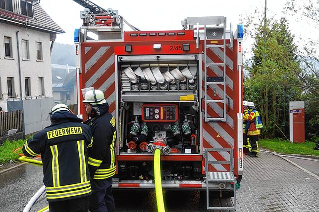 Bild 36: Feuer im Mehrfamilienhaus: Bilder vom Großeinsatz