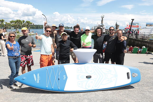 Bild 1: Auf zum SUP-Rennen! Bei der Bodenseewoche 2024 messen sich die Paddler im Wettstreit
