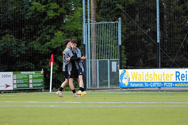 Bild 11: FC Hochrhein gewinnt mit 5:2 beim SV Eschbach und zieht in die zweite Runde ein – wir haben Fotos!