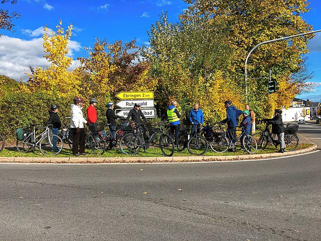 Auch wer aus dem Dorf kommt und Richtung Höhenfreibad fahren möchte, muss sich die Bundesstraße mit dem Autoverkehr teilen. Am ...