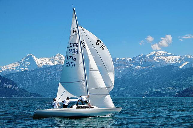 Ein Klassiker, für den sich immer weniger Bootsbegeisterte entscheiden: ein H-Boot auf dem Bodensee.
