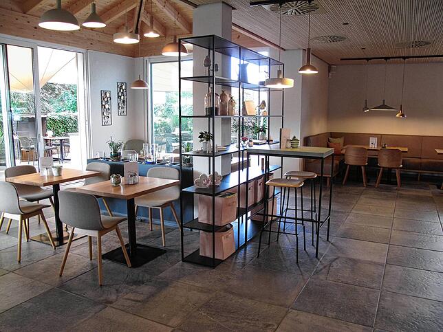 Blick ins Café, bevor die Gäste kommen.
