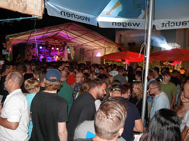 Bild 37: So schön war es auf dem Scheunenfest in Schlatt am Randen