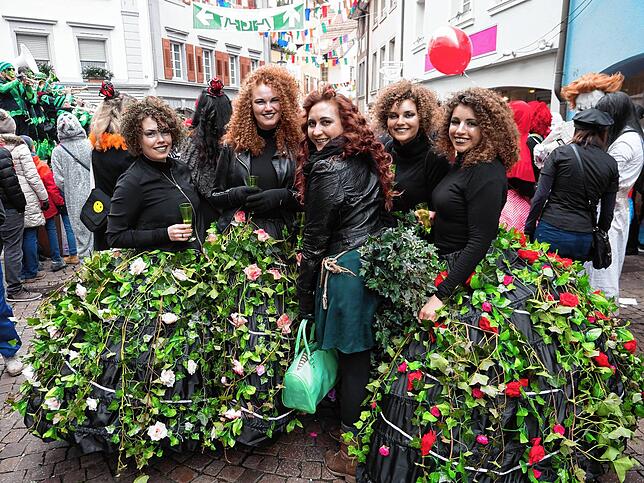 Als Rosenhecken waren diese Närrinnen 2018 bei der Hoorigen Mess&lsquo;.