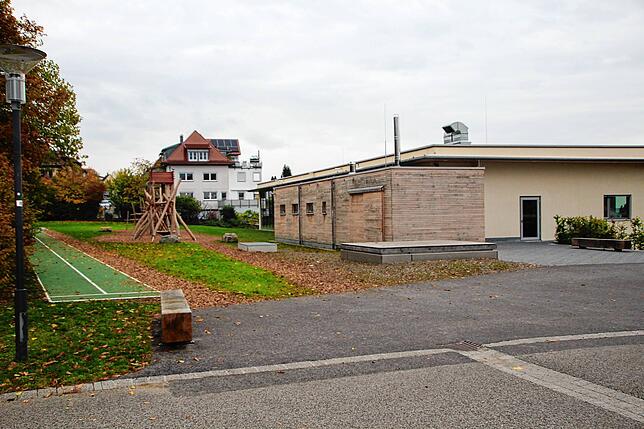 Die Erweiterung und Sanierung der Gretser-Schule kostet rund 7,5 Millionen Euro, die neue Turnhalle (vorne) rund 4,8 Millionen. Im ...