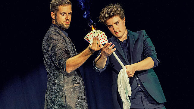 Sie haben magische Hände: Die beiden Zauberer Steffen Kaiser (links) und David Langendörfer werden 2020 bei den Deutschen ...