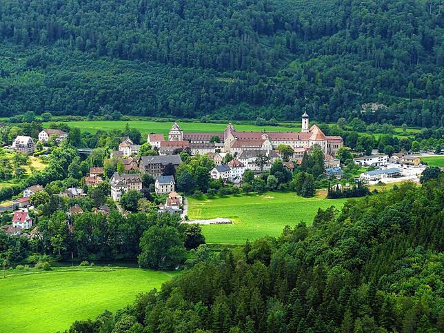 Der ehrenamtliche Bürgermeister Hans-Peter Wolf will in der Gemeinde Beuron, zu der auch die Benediktiner-Erzabtei St. Martin gehört, ...