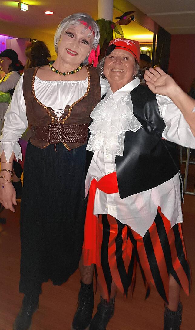 Bild 12: Waldshut: Frauen feiern ausgelassen bei der unvergesslichen Frauenfasnacht – Bilder hier!
