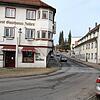 Im April 2022 wird mit der Sanierung der Ziegelbühlstraße an deren Einmündungsbereich in den Adlerplatz begonnen. Insgesamt werden die ...