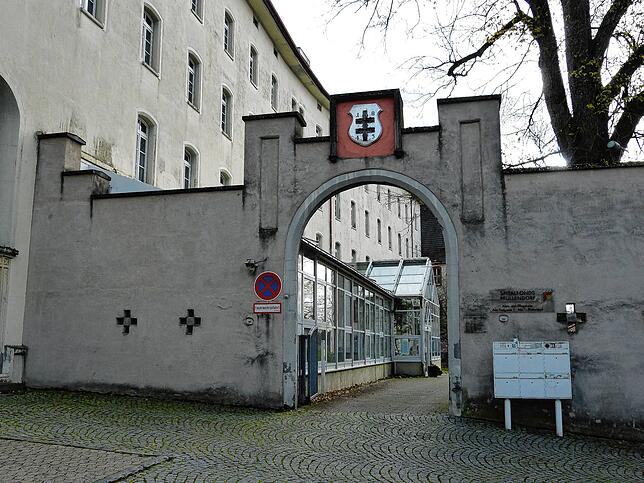 Das ehemalige Spital beim Oberen Tor ist heute noch Pflegeheim. Ein Neubau ist bereits im Entstehen. Was mit dem Altbau wird, das steht ...