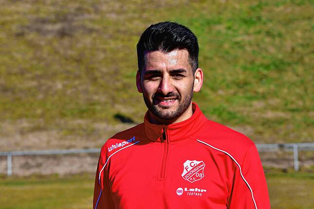 Spielender Co-Trainer: Ismail Demirci (32) wird beim FC Schönau auch in der kommenden Saison auf dem Spielfeld als verlängerter Arm von ...