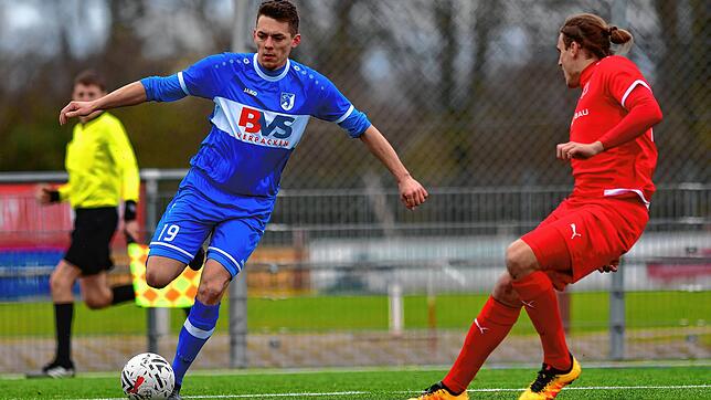 Gefordert: Ob der angeschlagene Lukasz Wojtyna (links) am Samstag für den FC Erzingen auflaufen kann, ist noch ungewiss. Dagegen ist ...