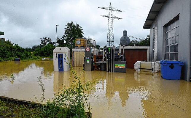Bild 5: Bilder vom Unwetter in Markdorf: Evakuierung des Campingplatzes