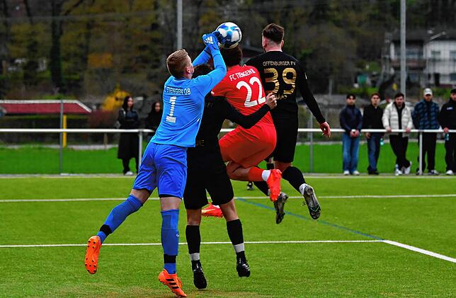 Bild 17: A-Junioren des FC Tiengen 08 unterliegen dem Offenburger FV knapp mit 1:2 &ndash; und wir haben Bilder!