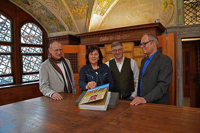 Sie bilden den Kern des Redaktionsteams (von links): Raphael Wiedemer-Steidinger, Elke Schörnick, Walter Liehner und Michael Brunner.