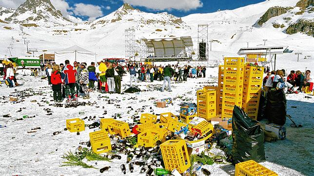 Sport macht durstig, in Ischgl gilt das besonders für alkoholische Getränke.