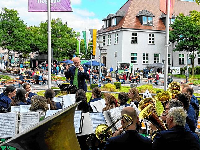 Der Musikverein aus Berg unterhielt die Gäste musikalisch.