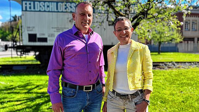„Die Schlossatmosphäre passt gut zum traditionellen Handwerk“, erklären Raymond Keller und Regula Egli. Foto: Valentin Zumsteg