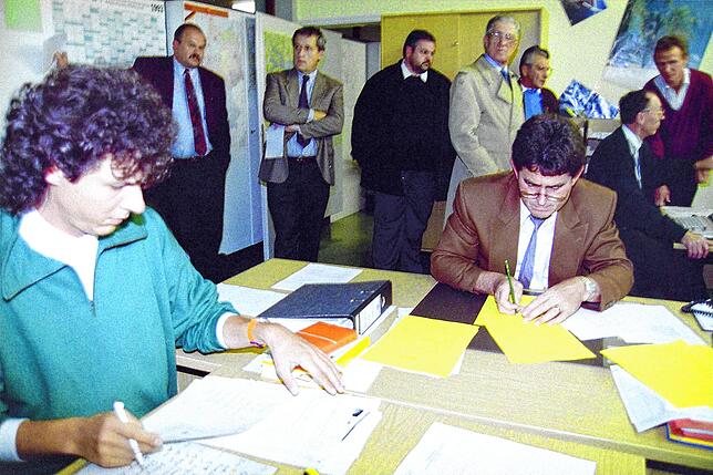 Bild 10: Gedächtnis der Region: Bilder von dem Abend 1993, an dem Rainer Stolz zum Bürgermeister wurde
