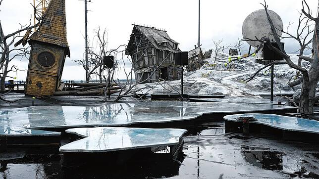 Regisseur Philipp Stölzl hat für den „Freischütz“ ein Wasserbecken bauen lassen.
