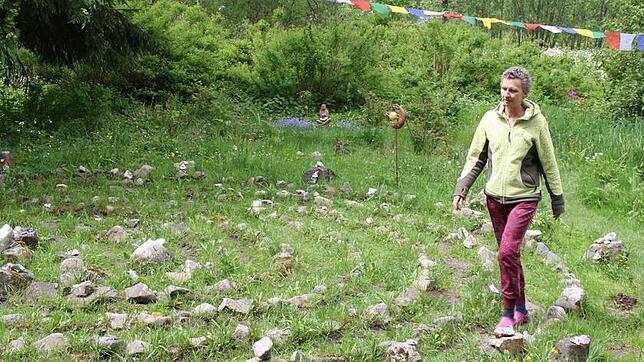 Ein keltischer Steinkreis befindet sich im Matrigarten von Christiane Hammer im Ortsteil Rütte. Ein wesentlich größeres Labyrinth wird ...