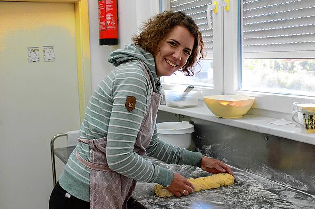 Die Politikerin backt gerne. Leider fehle ihr aber oft die Zeit, bekannte sie. An ihrem Praktikumstag lernte sie, wie man am besten ...