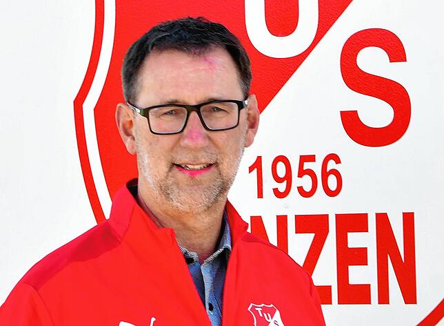 Vorsitzender Volker Scherer (TuS Binzen): „Für uns stellte sich die Sachlage letztlich nicht so dar, dass das Spiel vorzeitig ...