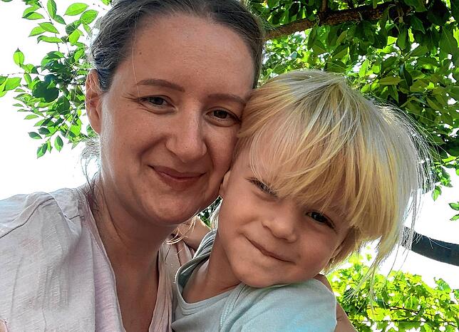 Nikol Katic und ihr Sohn Toni. Der Dreijährige hat seit Jahresbeginn keinen Kinderarzt mehr – wie viele andere Kinder in der ...