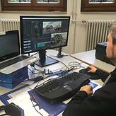 Artur Fuss verbringt viel Zeit damit, die Aufnahmen zu einem Film zusammenzufügen.