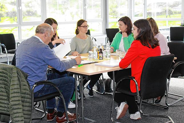 Der Gemeindewahlausschuss tagte auch in der vergangenen Woche in der Gemeinde Mühlingen, um die eingereichten Wahlvorschläge der ...