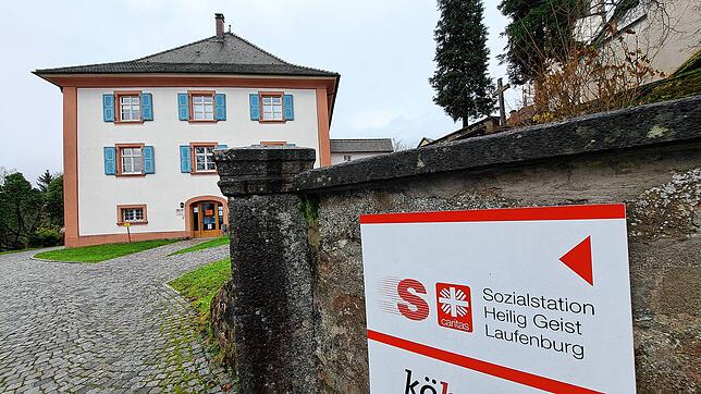 Die Sozialstation Heilig Geist hat ihren Sitz im ehemaligen Pfarrhaus von Hochsal. Von hier aus betreuen die Kräfte Bedürftige in den ...