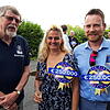 Der erste Millionen-Gewinner bei WWM Eckhard Freise (links) mit Michaela Barisic und Ingo Scholz aus dem Schwarzwald.