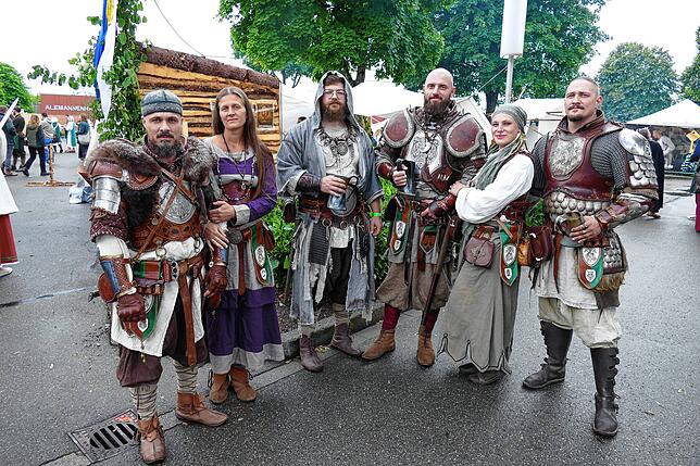 Die Wikingergruppe „Skoldmur“ aus dem Raum Singen taucht gerne in das Leben der Wikinger & Nomaden ein, und hat sich als Besucher zum ...