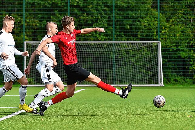Bild 1: FC Hochrhein siegt mit 5:2 beim SV 08 Laufenburg II &ndash; und wir haben Bilder!